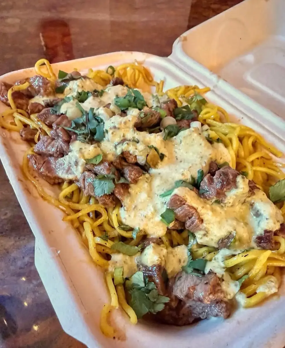 Muerto De Hambre fusion noodles