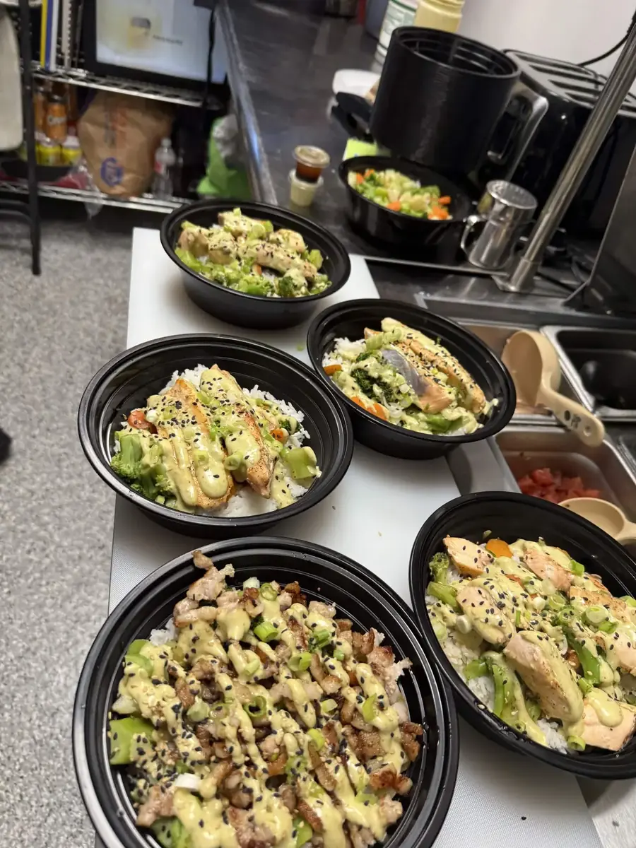 Muerto De Hambre plates ready to serve